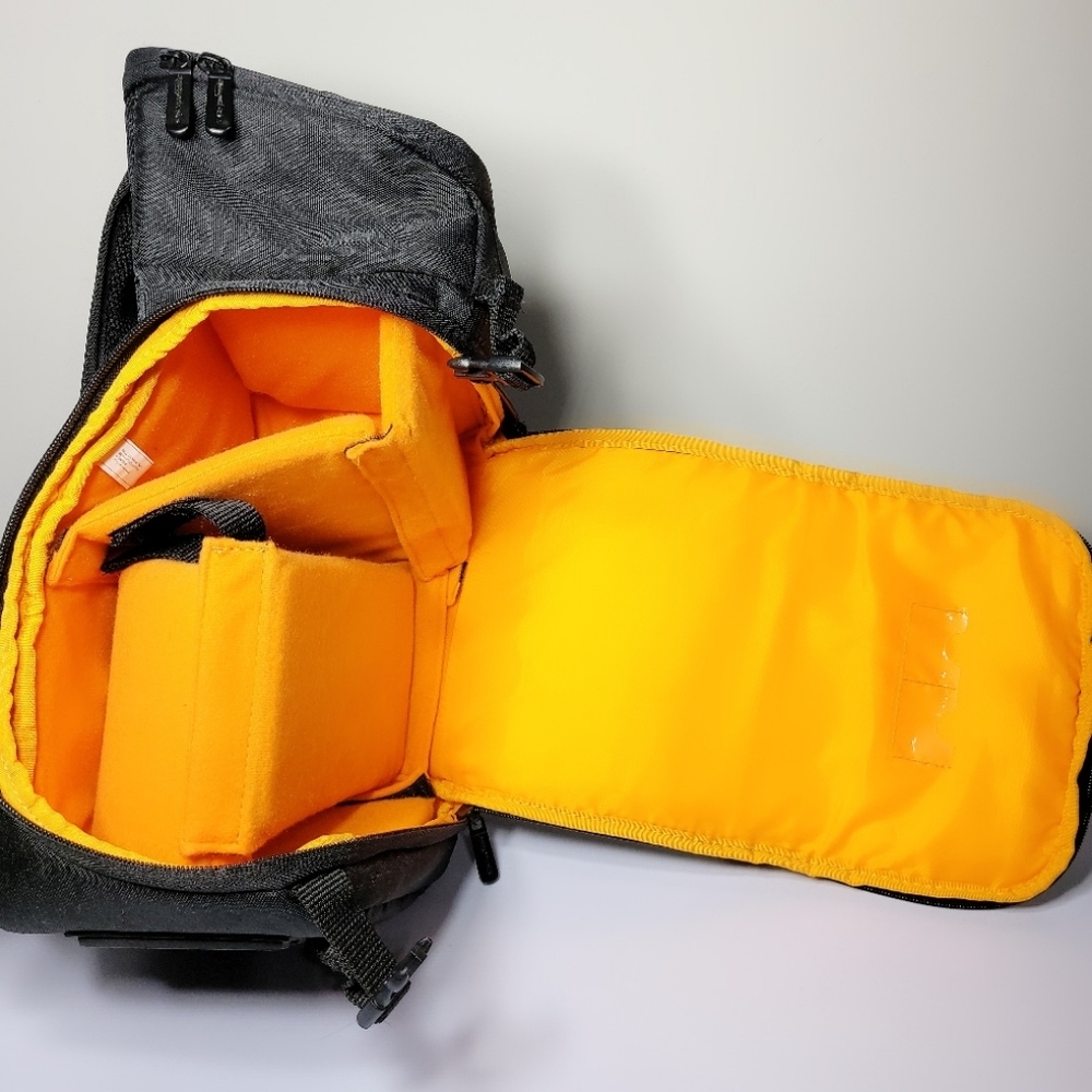 Amazon Basics Camera Sling Pack - Picture 2 of 7